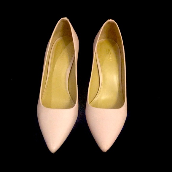 Michael Kors Dorothy Flex Pump - Picture 1 of 6